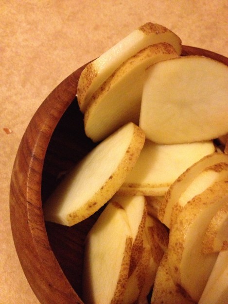 Sliced uncooked taters