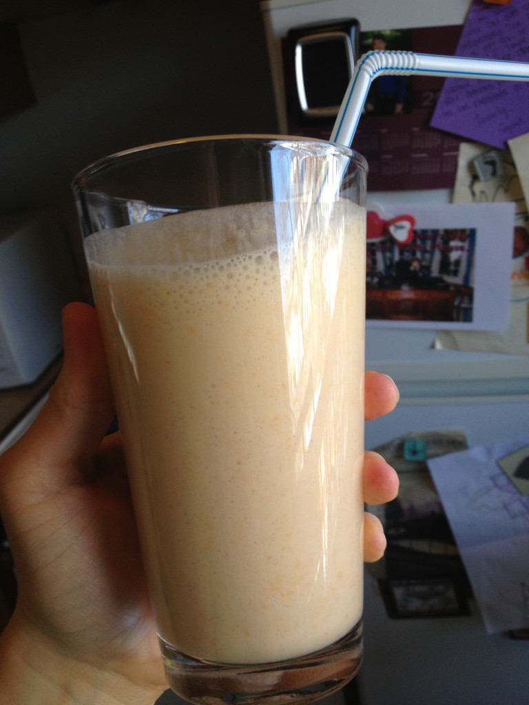 Alana's Almost-Tropical Smoothie - hungry and fit